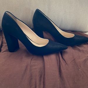 Black velvet pumps